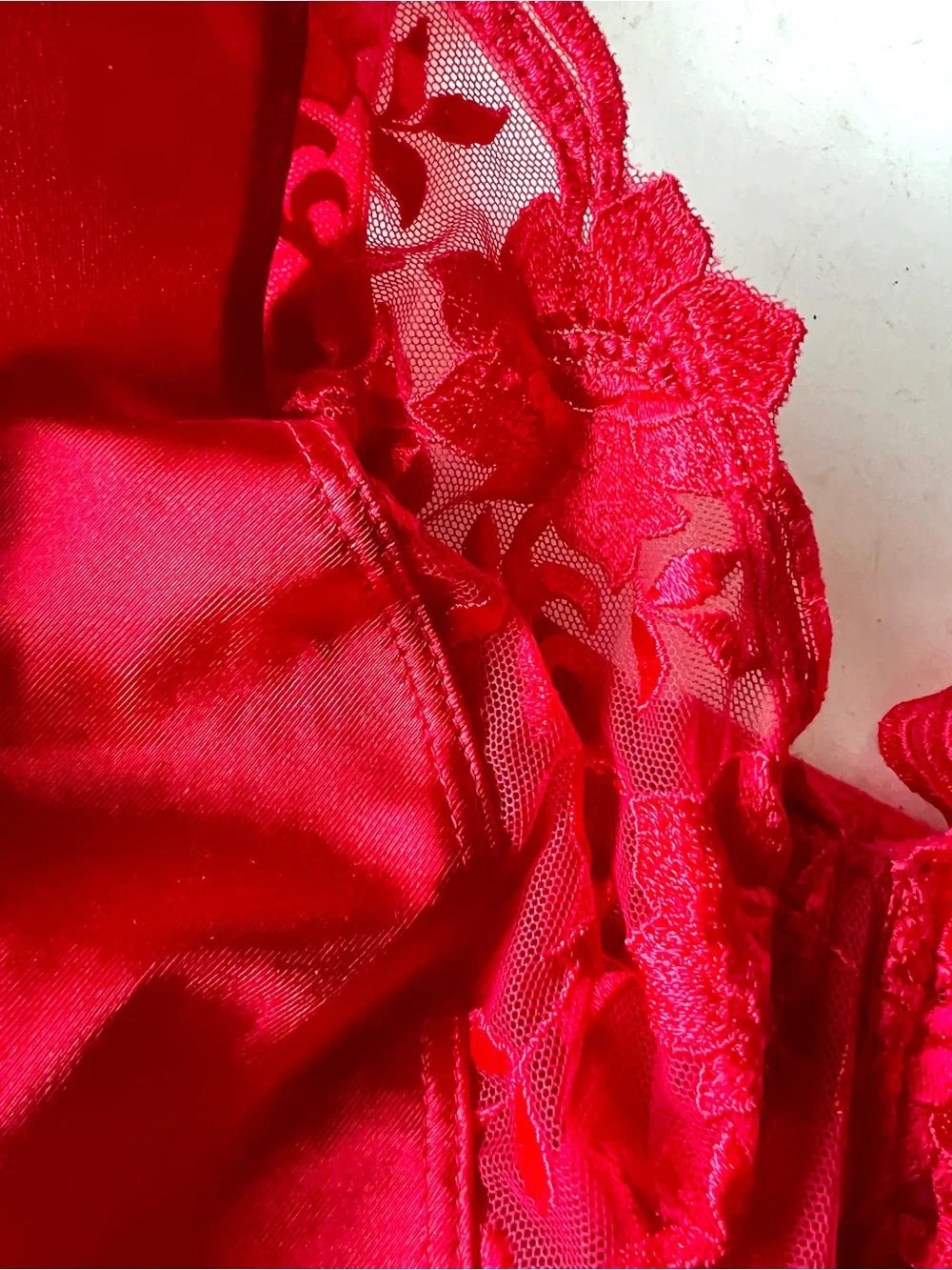 Playtex Secrets Womens Vintage 90’s Bra 38DD Red Lace Satin + Matching Thongs XL